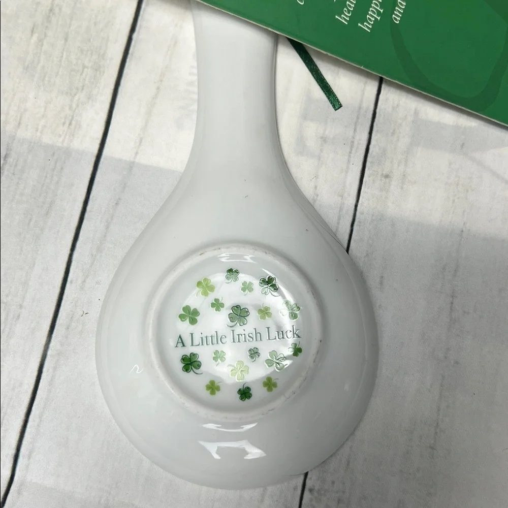 🍀 A Little Irish Luck Spoon Rest – Shamrock Clover Irish Saying – Kitchen Decor